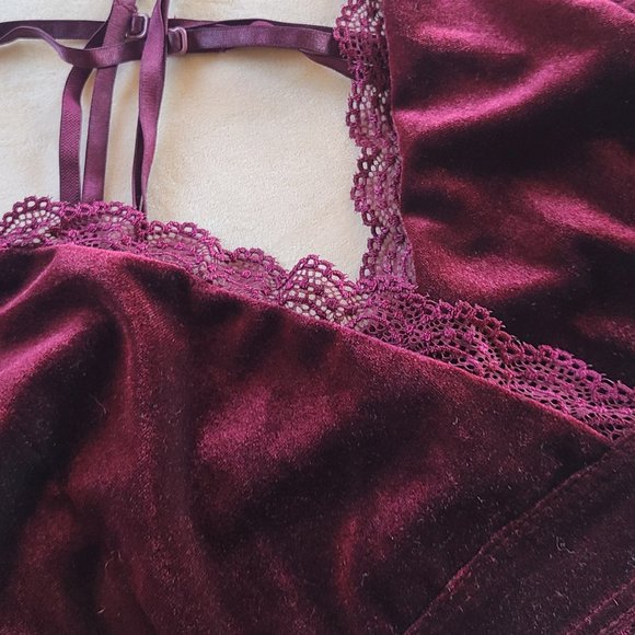 Deep Maroon Velvet/Lace Bralette w/ Criss-Cross Straps | Size L - Picture 6 of 6